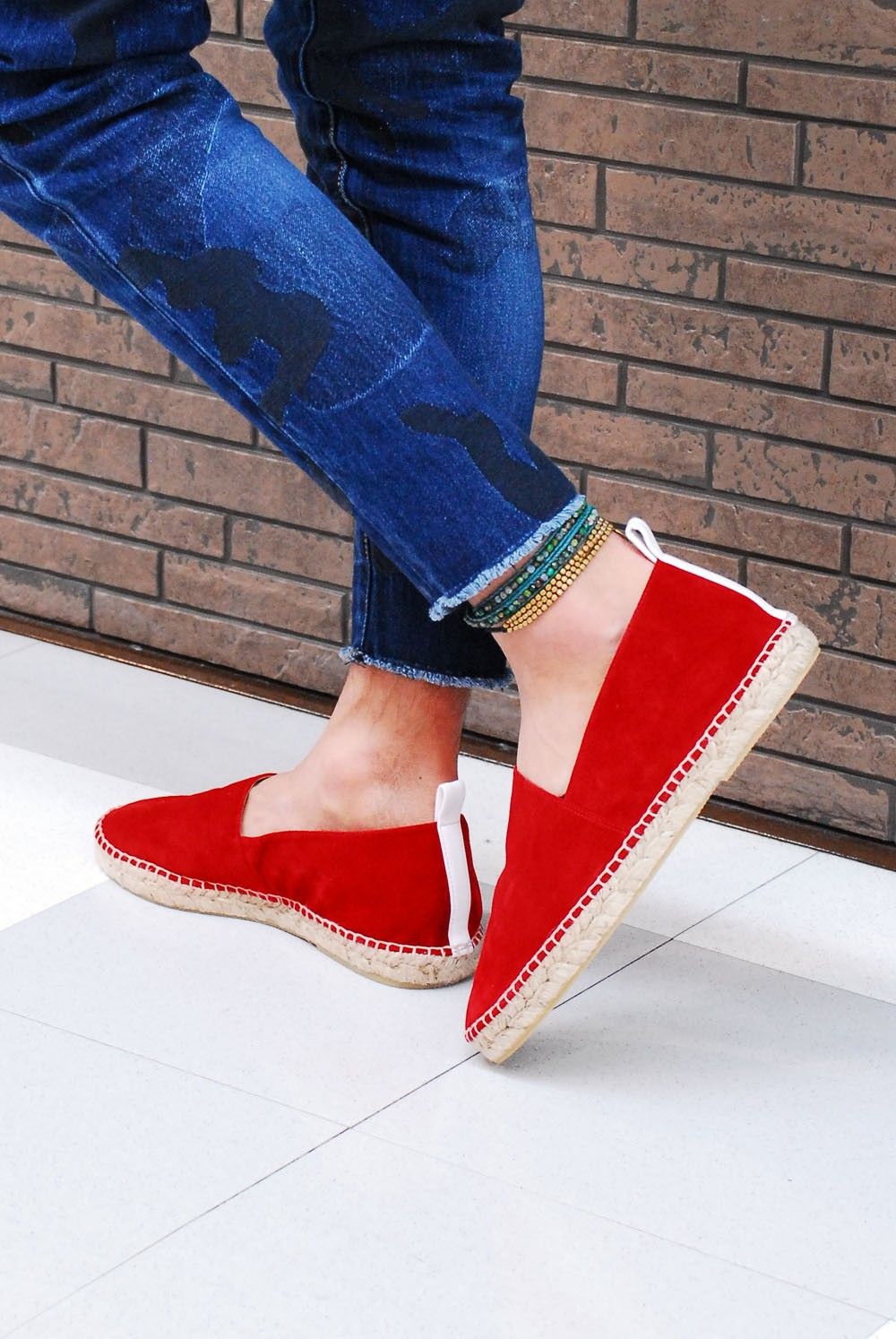 1PIU1UGUALE3 ESPADRILLE　MRG144-COW008 レッド。
