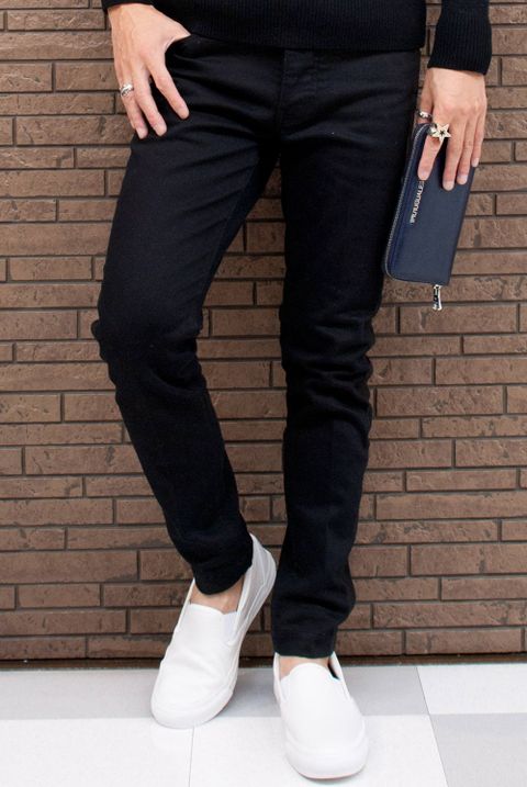 AKM "V-NECK knit (ORTEGA)"を使用したスタイリング