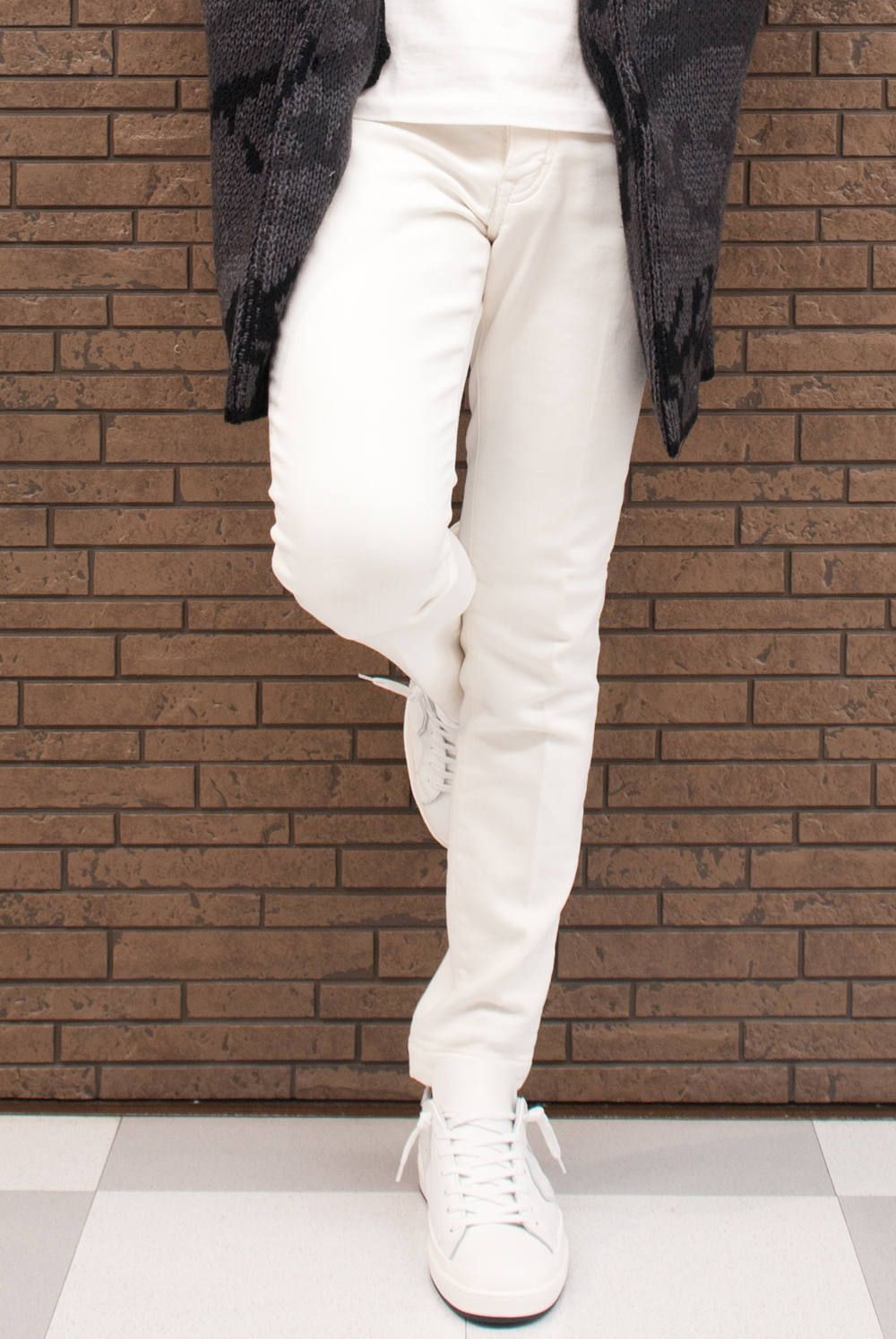 AKM 新作"SHAWL GOWN"を使用したスタイリング
