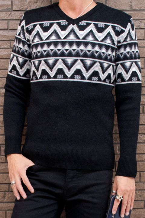 AKM "V-NECK knit (ORTEGA)"を使用したスタイリング