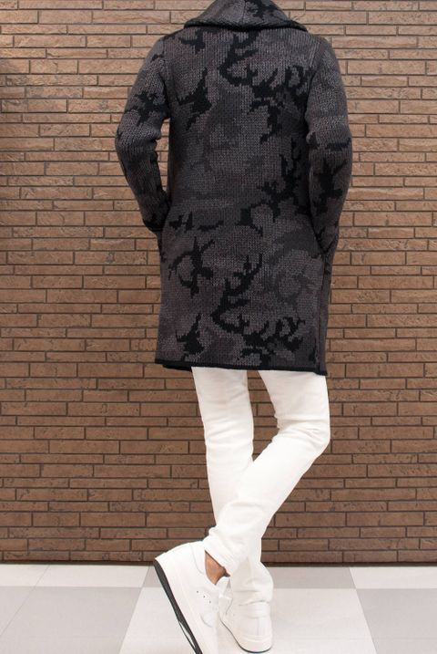 AKM 新作"SHAWL GOWN"を使用したスタイリング