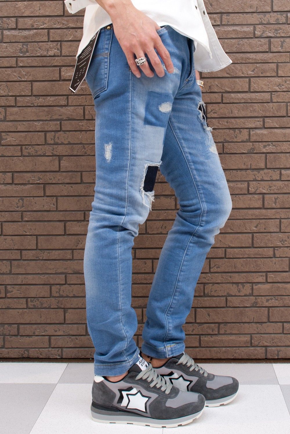 1PIU1UGUALE3　ANKLE TIGHT SLIM　MRP214-CTO037コーデ