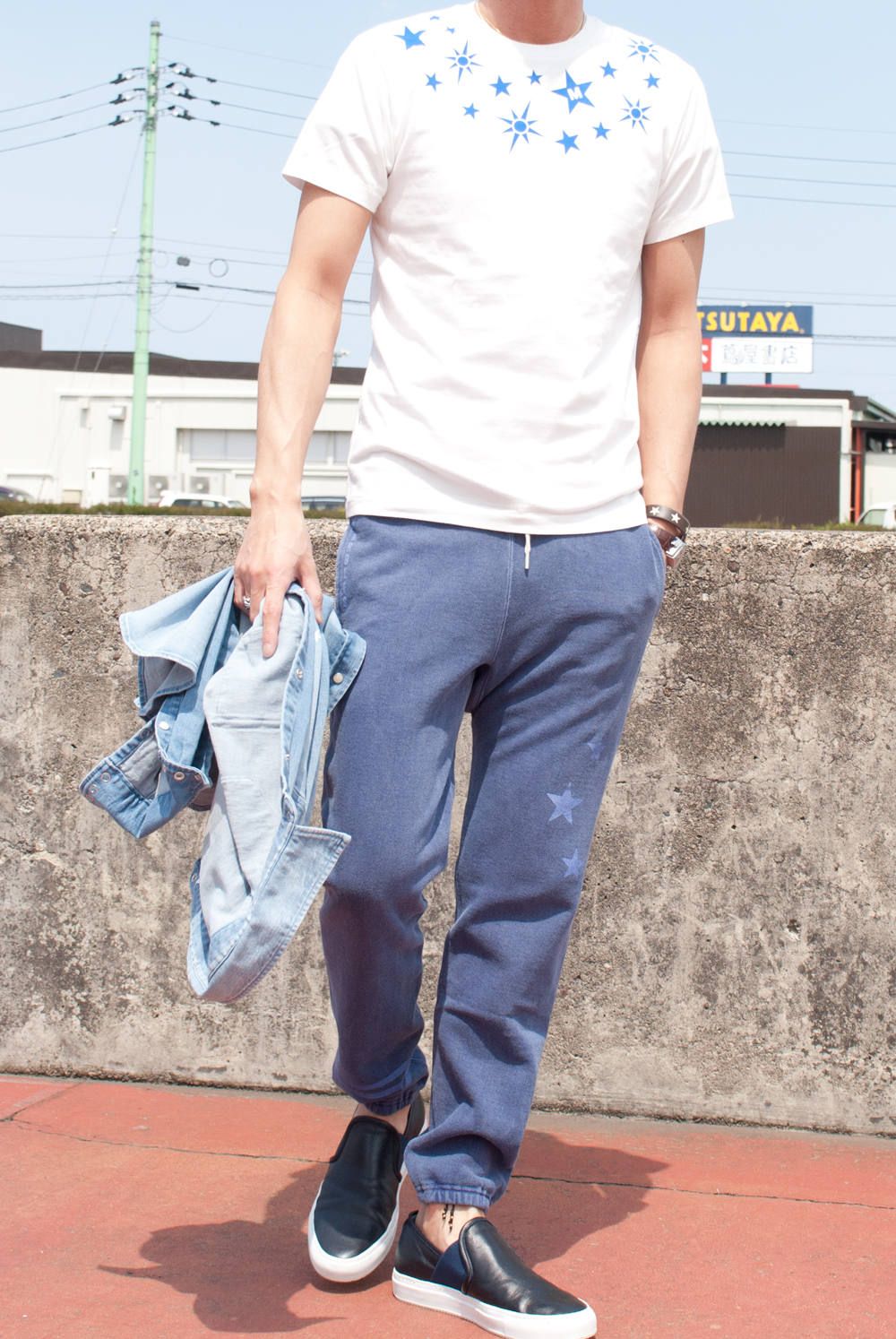 ブルー
