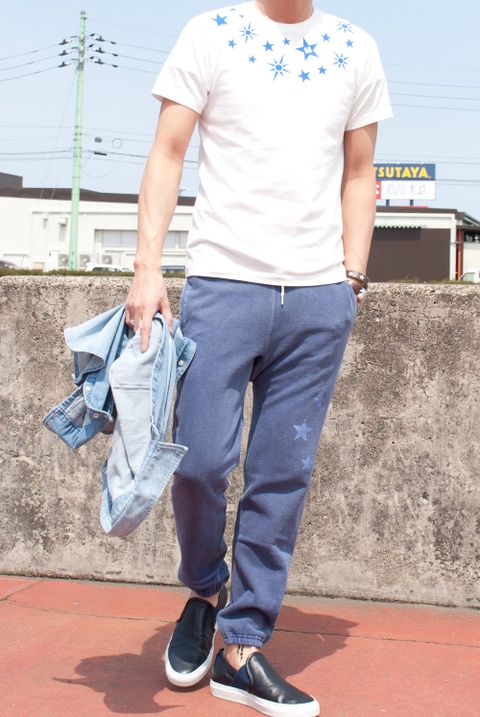 ブルー
