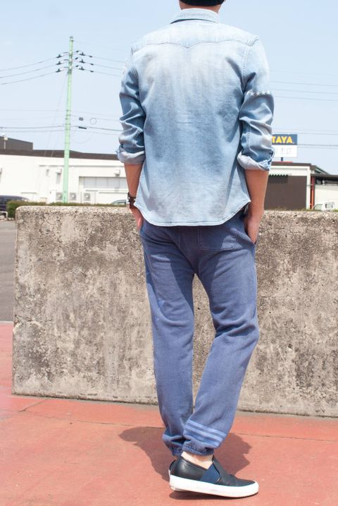 ブルー