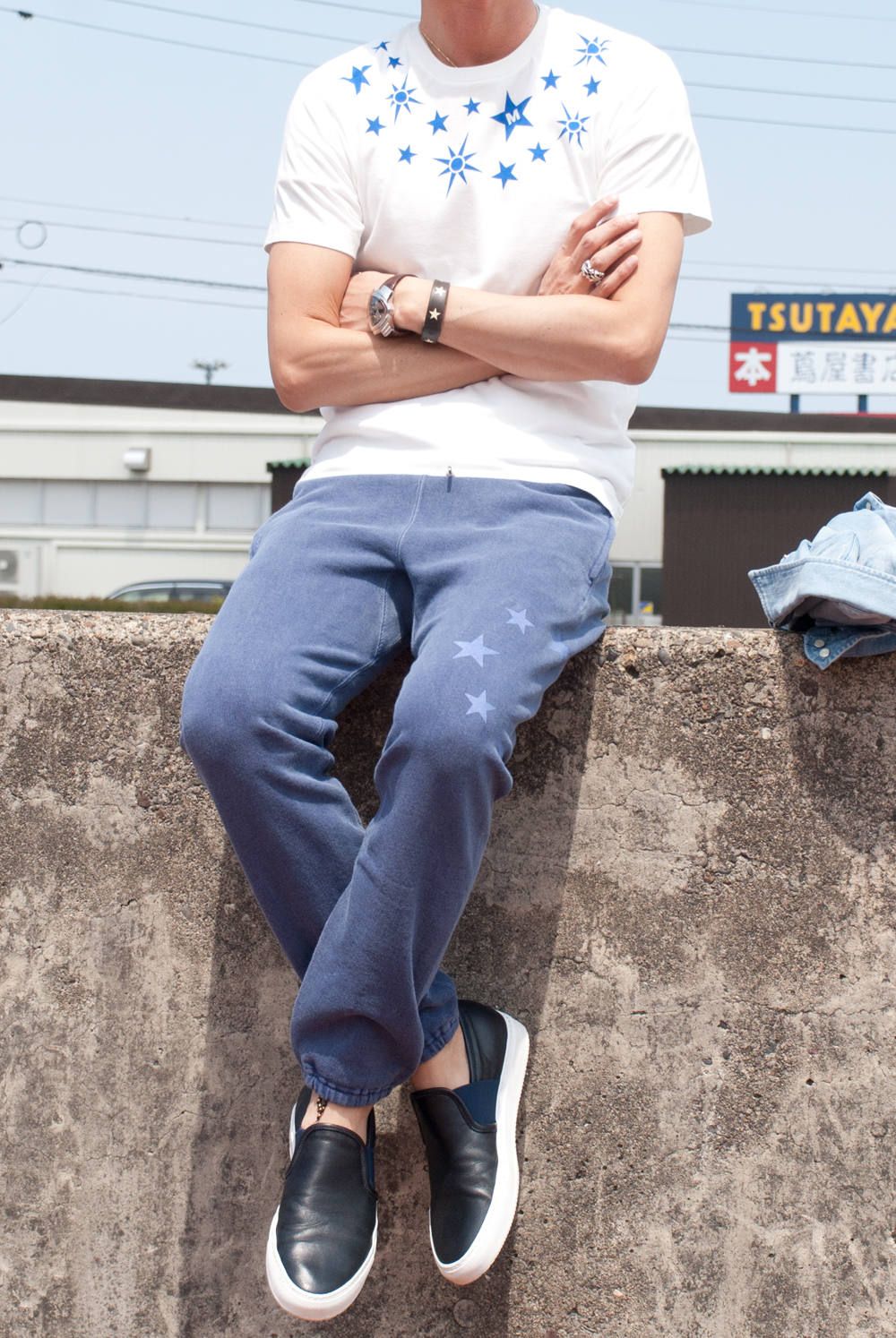 ブルー