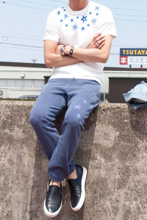ブルー