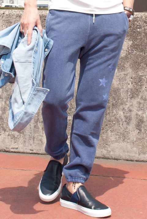 ブルー