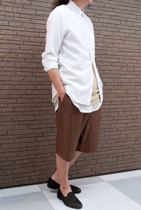 着回し力抜群の白シャツコーデ