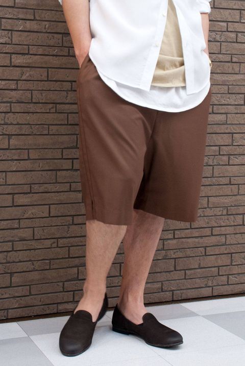 着回し力抜群の白シャツコーデ