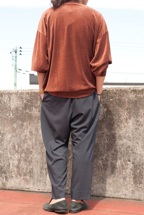 オレンジ × グレー