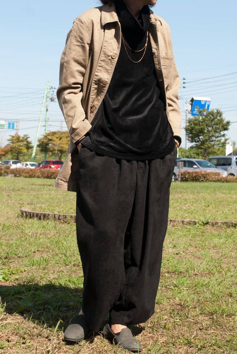 オールシーズン着用可能なショップコートコーデ