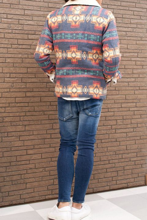 カジュアルながら綺麗なフォルムを実現させたランチジャケット