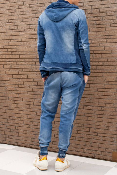 新作スエットセットアップスタイリング