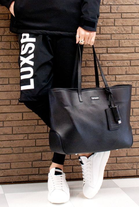 オーバーサイズでのLUXURY+SPORTSスタイル