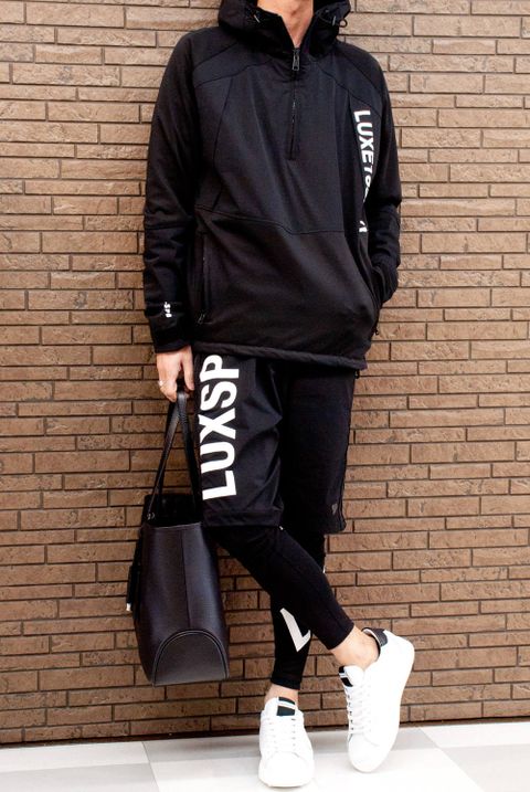 オーバーサイズでのLUXURY+SPORTSスタイル