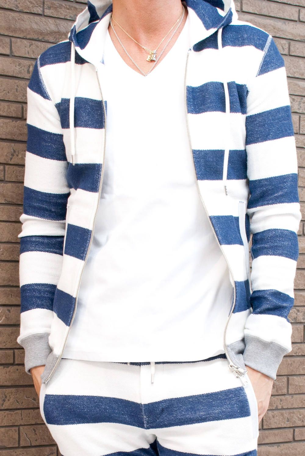 「AKM×World Workers」セットアップコーデ(WHITE / NAVY)