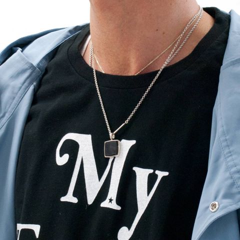 【M】レインコートを使ったスタイリング。