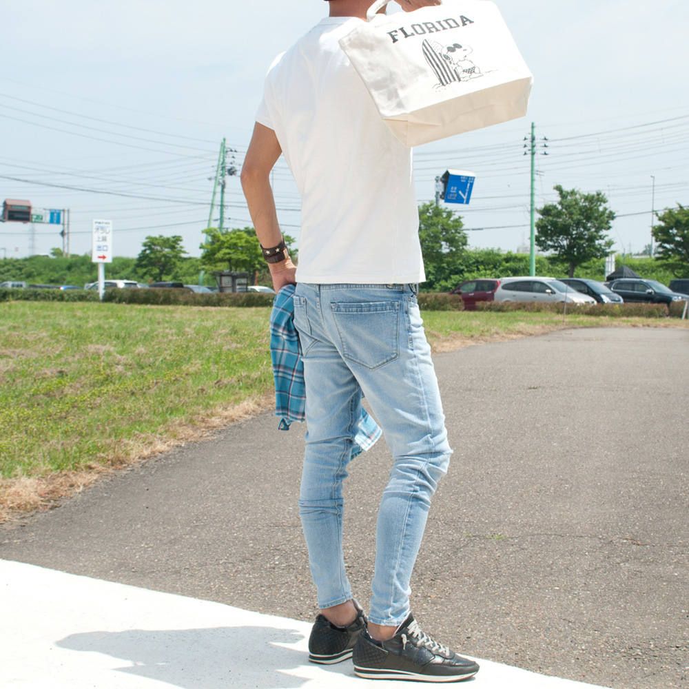 スヌーピー×TMTのコラボ企画スタイル。