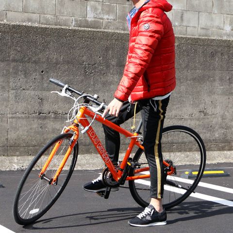 【ケープホーン】ダウンジャケットサイクリングスタイル。
