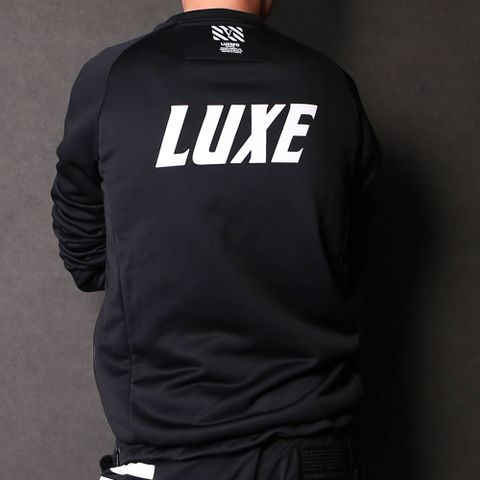 「LUXURY+SPORTS」コーディネート。