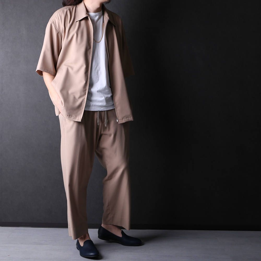 ジップアップシャツ ×ワイドテーパードパンツのセットアップコーデ
