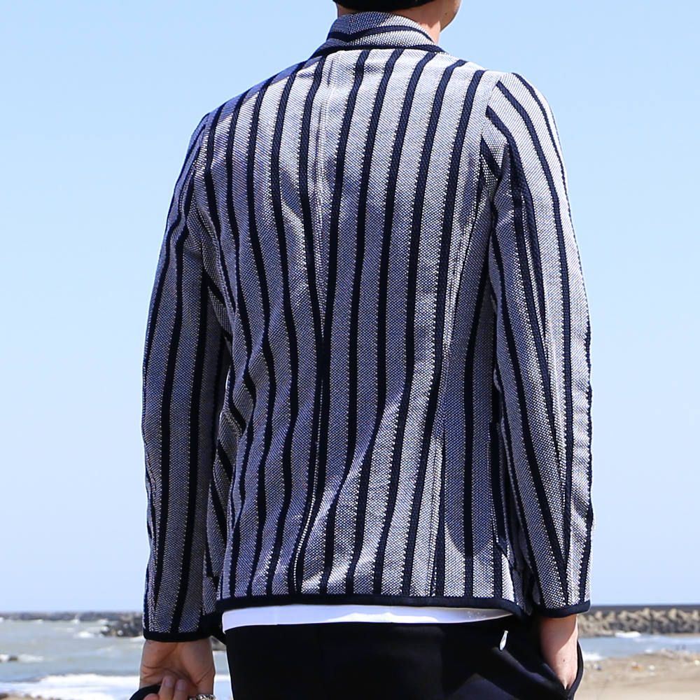 「カーディガン✕ショートパンツ」スタイル