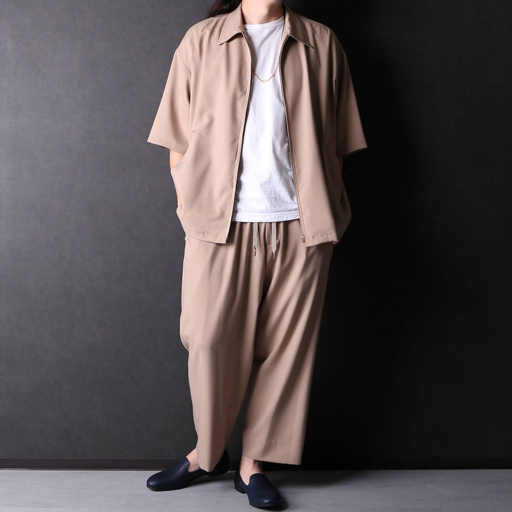 ジップアップシャツ ×ワイドテーパードパンツのセットアップコーデ