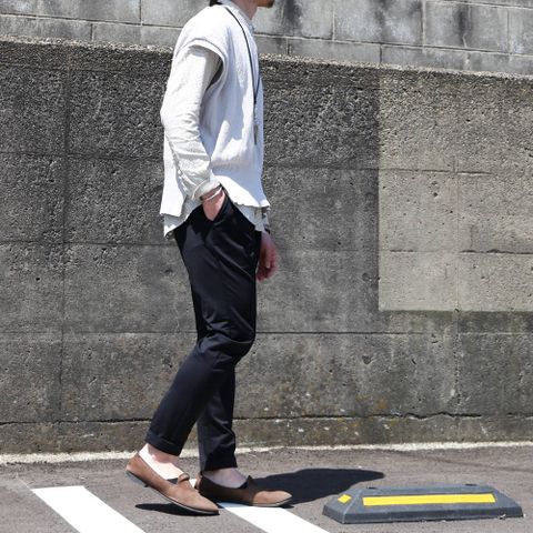 Vネックベストを使用したスタイリング