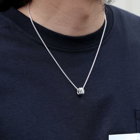 《N.HOOLYWOOD》 ブラックを基調にコーディネート