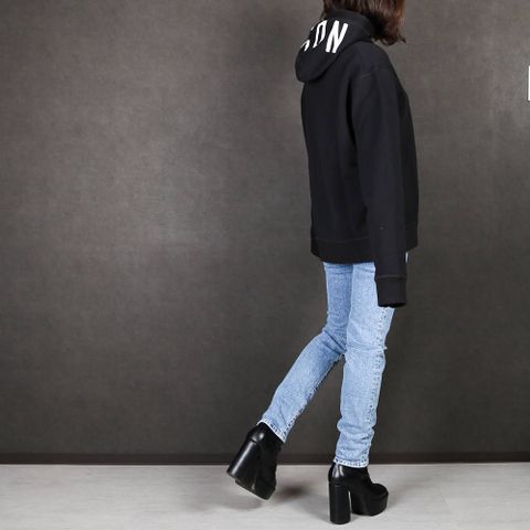 DSQUARED2コーディネート(レディース)