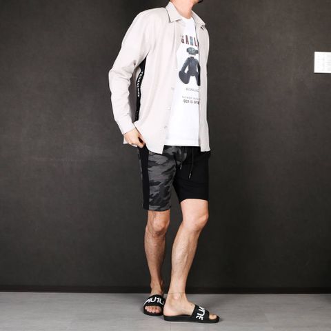 ショートパンツスタイル