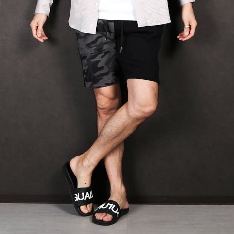 ショートパンツスタイル