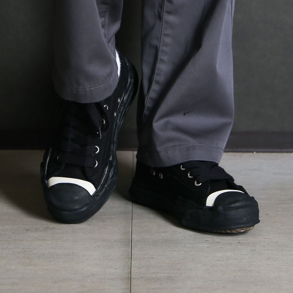 "HANK"(ハンク) original sole toe cap sneaker LOW canvas - BLACK × BLACK / A05FW702