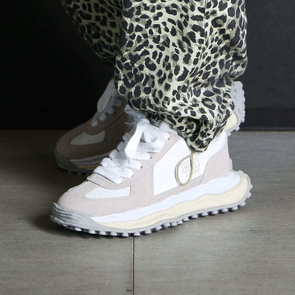 "LARRY"(ラリー) original sole Mix Material Low-top Sneaker - WHITE / A14FW703