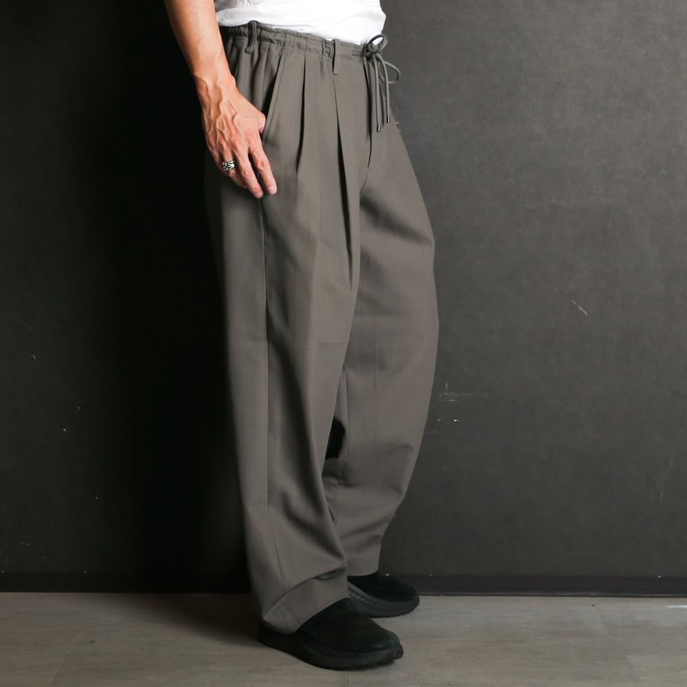 DOUBLE PLEATED EASY TROUSERS - GRAY / オーガニックコットン サバイバルクロス - ダブルプリーテッドワイドトラウザーズ / A26A93PT02C