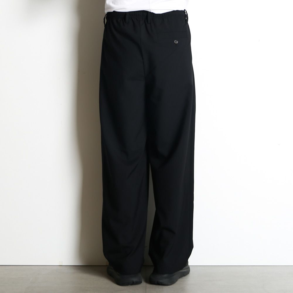 【ラスト1点-サイズ3】 DOUBLE PLEATED EASY TROUSERS - BLACK / オーガニックウール2/80トロピカル - ダブルプリーテッドイージートラウザーズ / A26A15PT02C