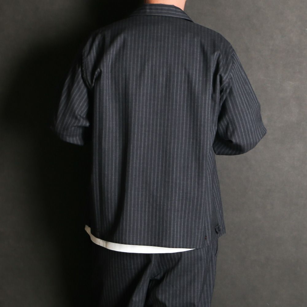【ラスト1点-サイズ2】DOUBLE POCKET OPEN COLLAR SHIRT - GRAY STRIPE / 2/72 ウールトロピカルワッシャー - ダブルポケット オープンカラーシャツ / M26A11SH01C
