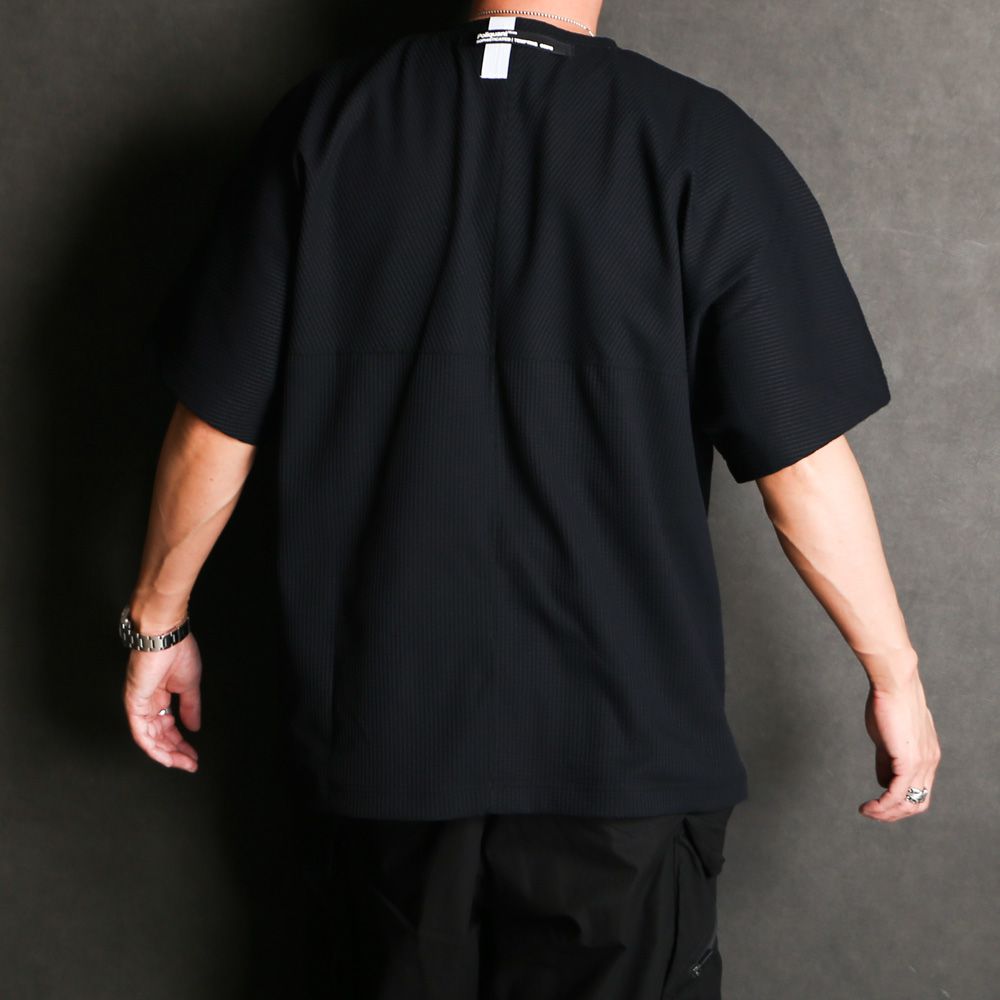 THE LINKED WAFFLE S/S TEE - BLACK / 2501002
