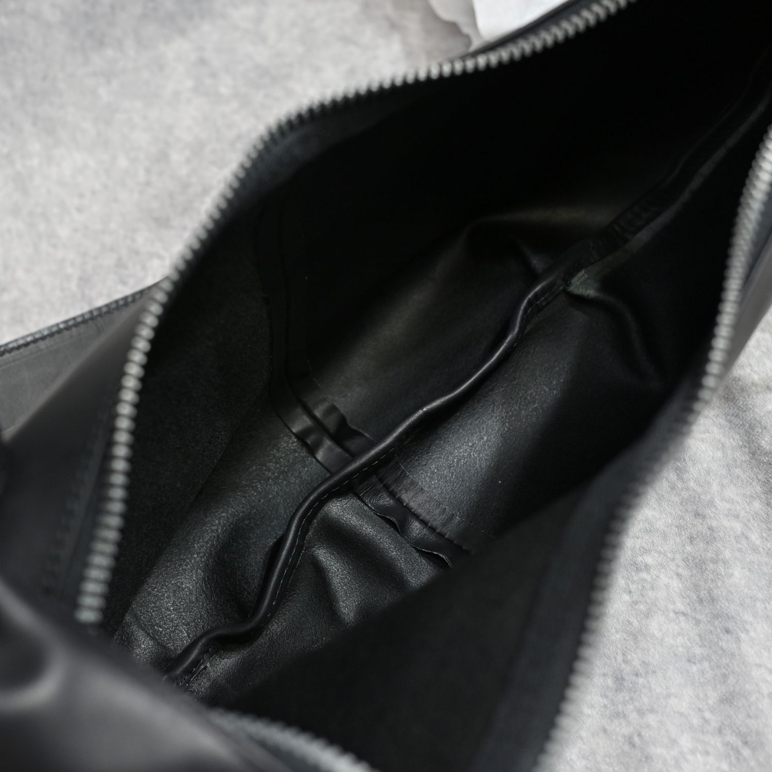 GUIDI オイルカーフ バナナバッグ （BLACK / ブラック） / 143-01