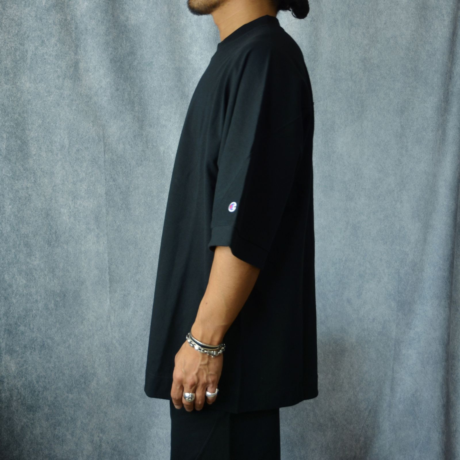 × champion  T-SH （BLACK） /  クルーネック Tシャツ （ブラック）