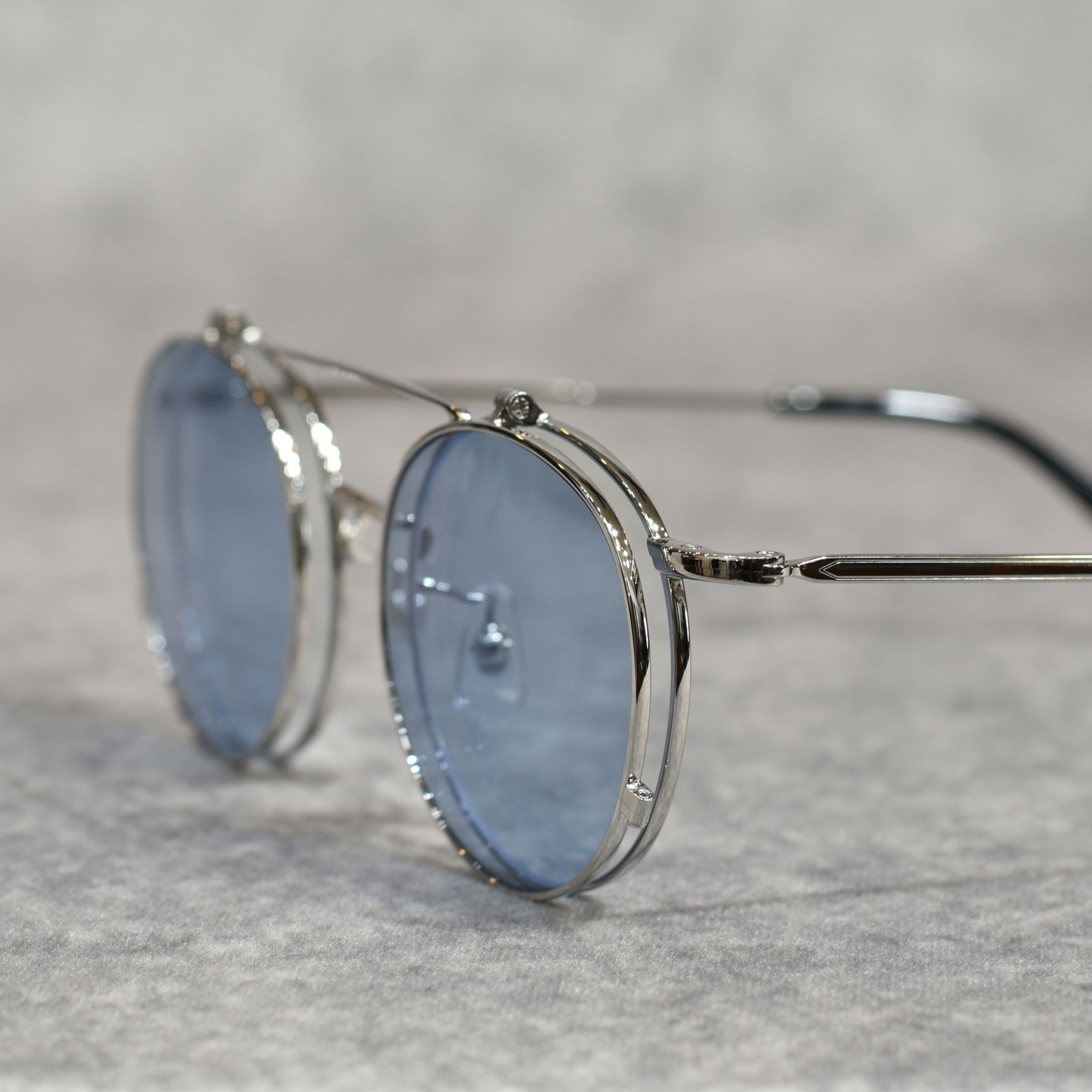 FLIP UP TYPE CIRCLE METAL GLASSES ＜EXCLUSIVE＞ (SILVER / BLUE)｜フリップアップタイプ サークルメタル サングラス｜CL-26SS001G EX