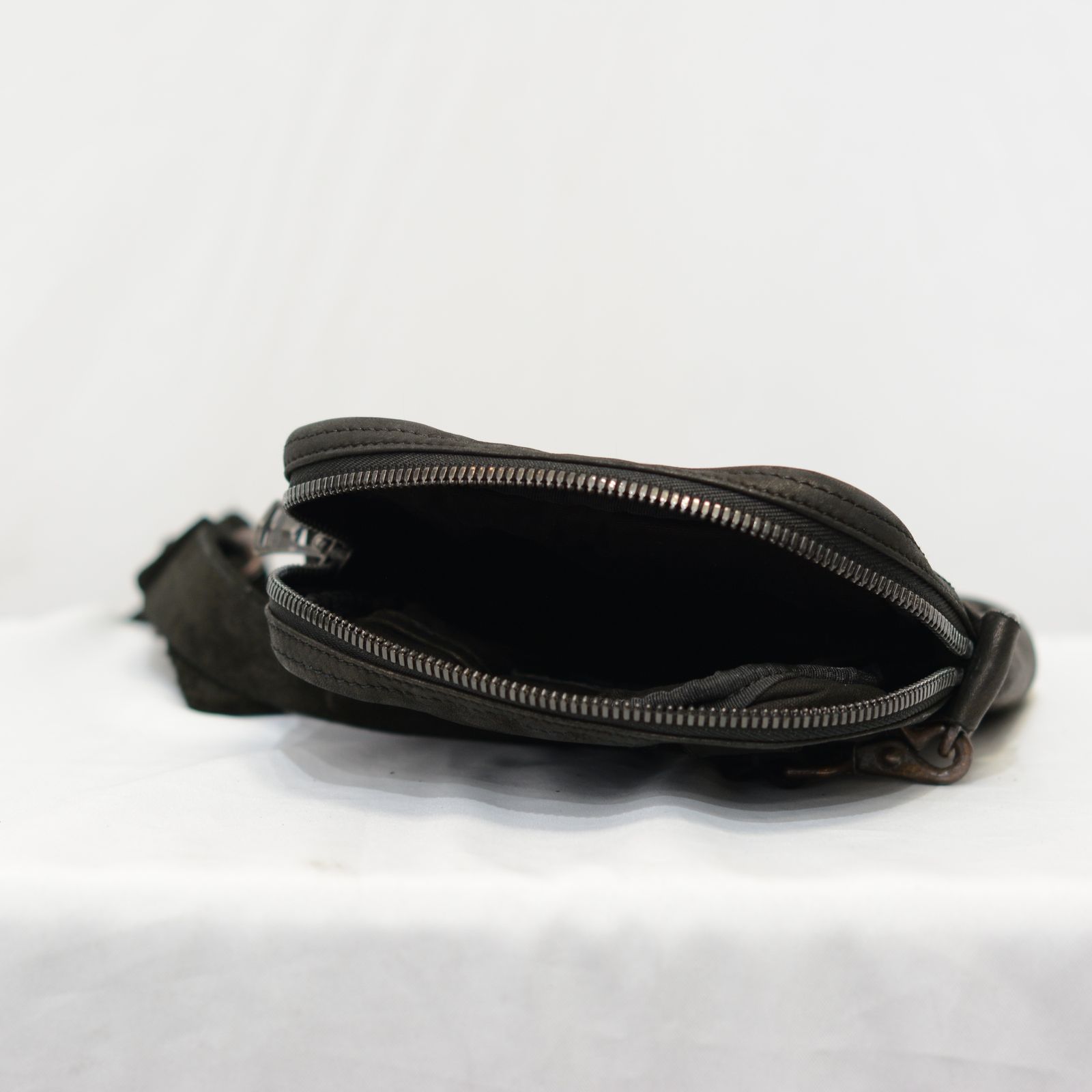 ジャパンステア タンニン製品染め ショルダーバッグ （BLK）