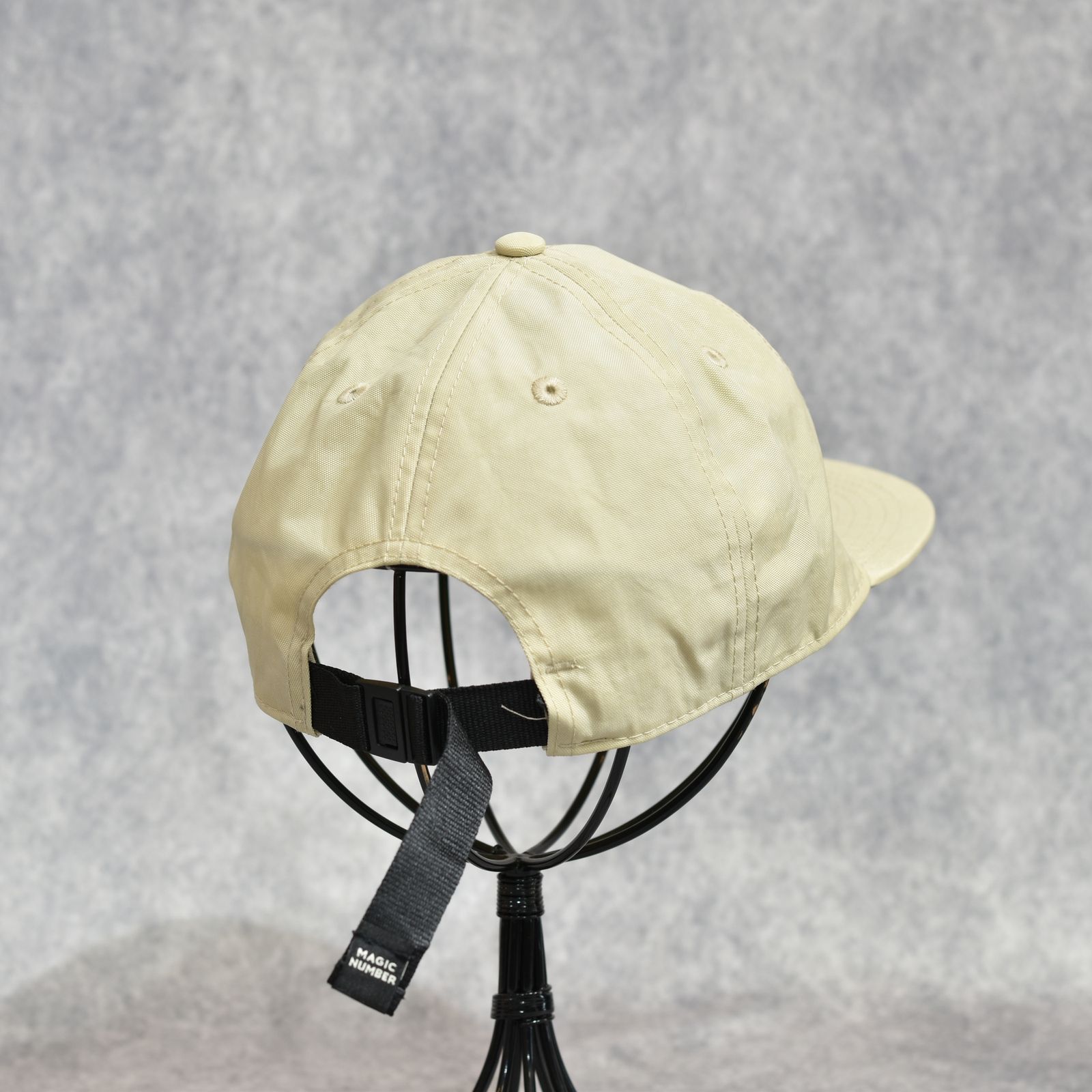 × MAGIC NUMBER RWMN CAP （BEIGE）｜× マジック ナンバー キャップ｜RW26S0730
