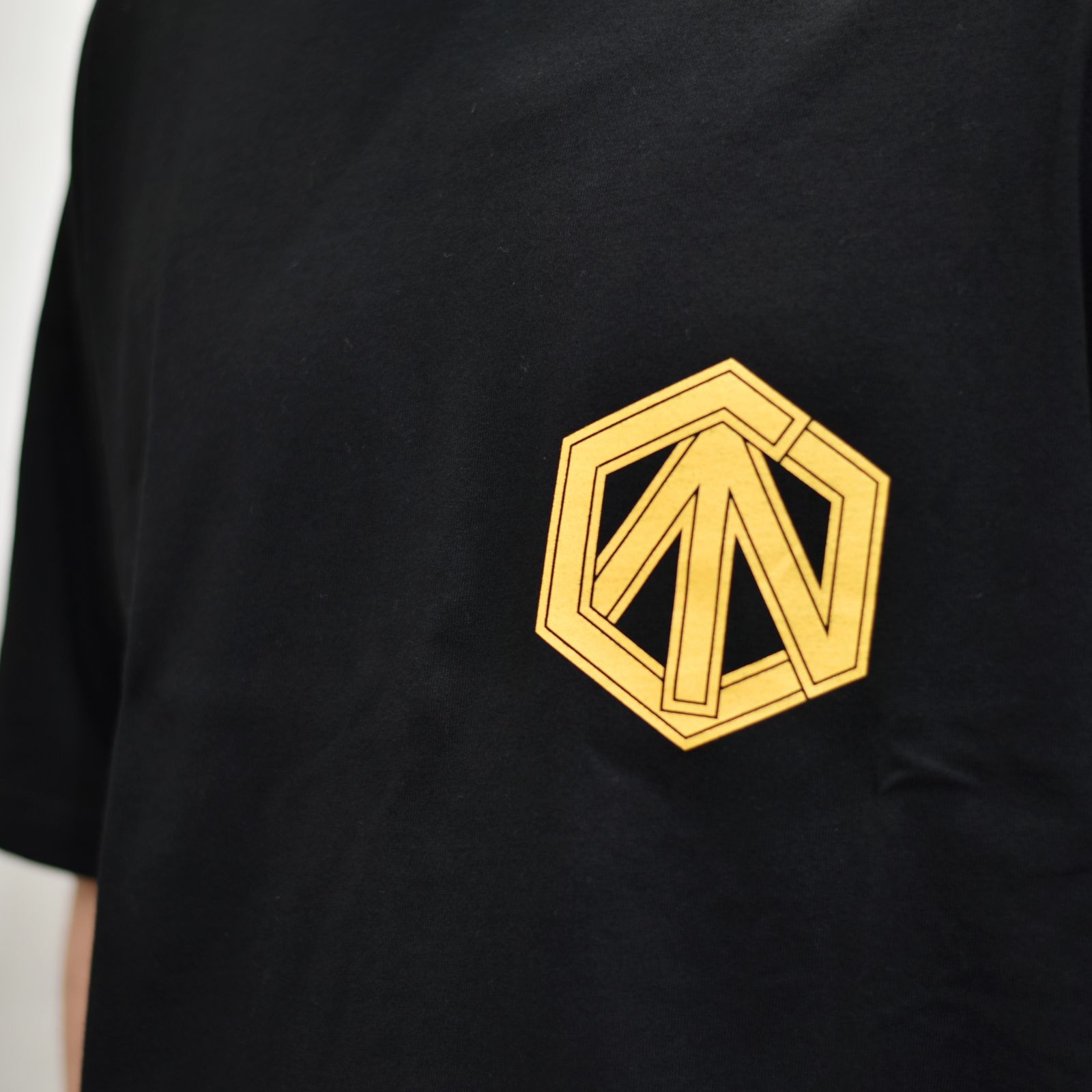 CUTRATE ADDICITON LOGO DROPSHOULDER S/S -T-SHIRT (BLACK)