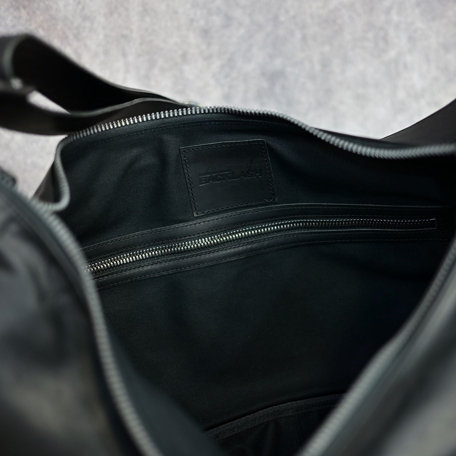 GUIDI オイルカーフ バナナバッグ ラージ （BLACK / ブラック） / 143-11