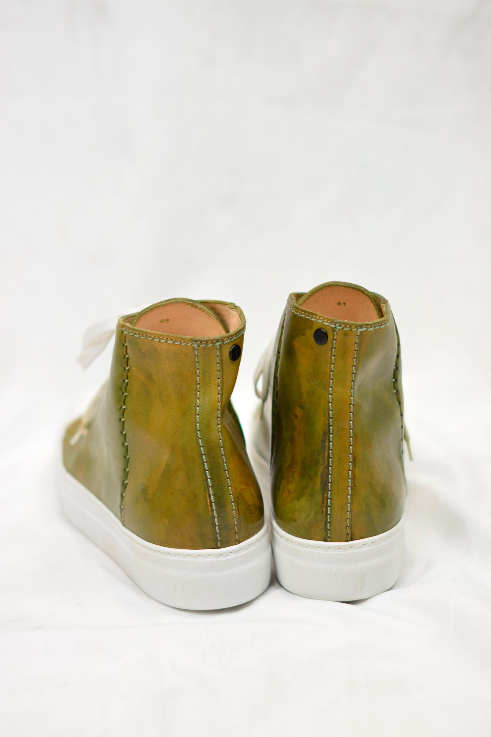 HORSE LEATHER HI-CUT SNEAKER