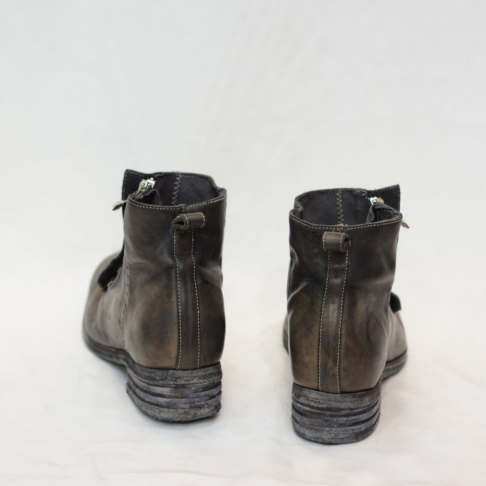 HORSE LEATHER WF-1 WRAP FRONT W/ZIP LINED LEATHER SOLES