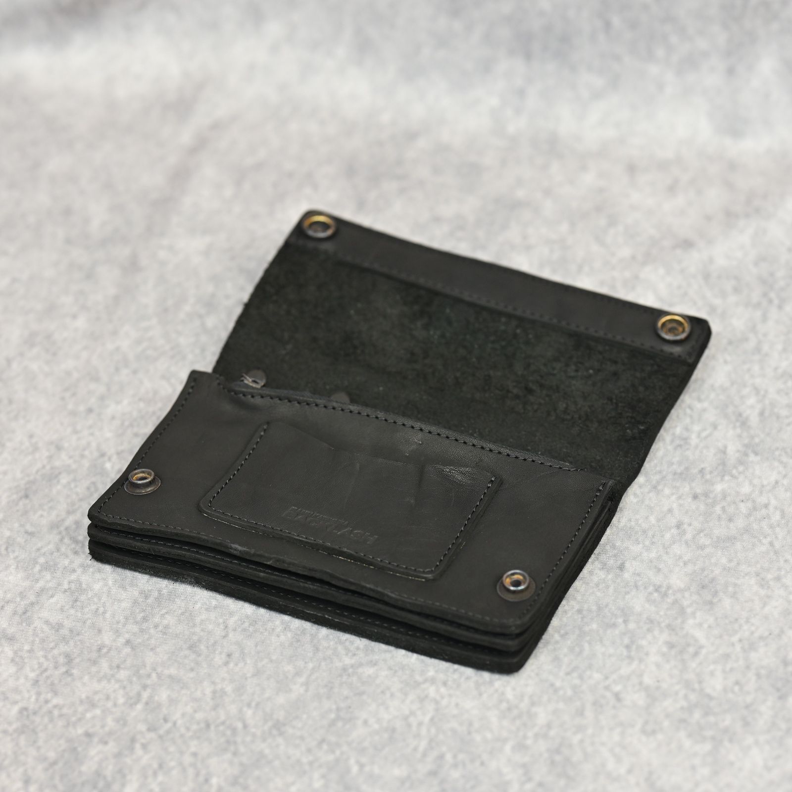 ジャパンショルダー製品染め ラージトラッカーウォレット （BLACK）｜318-38