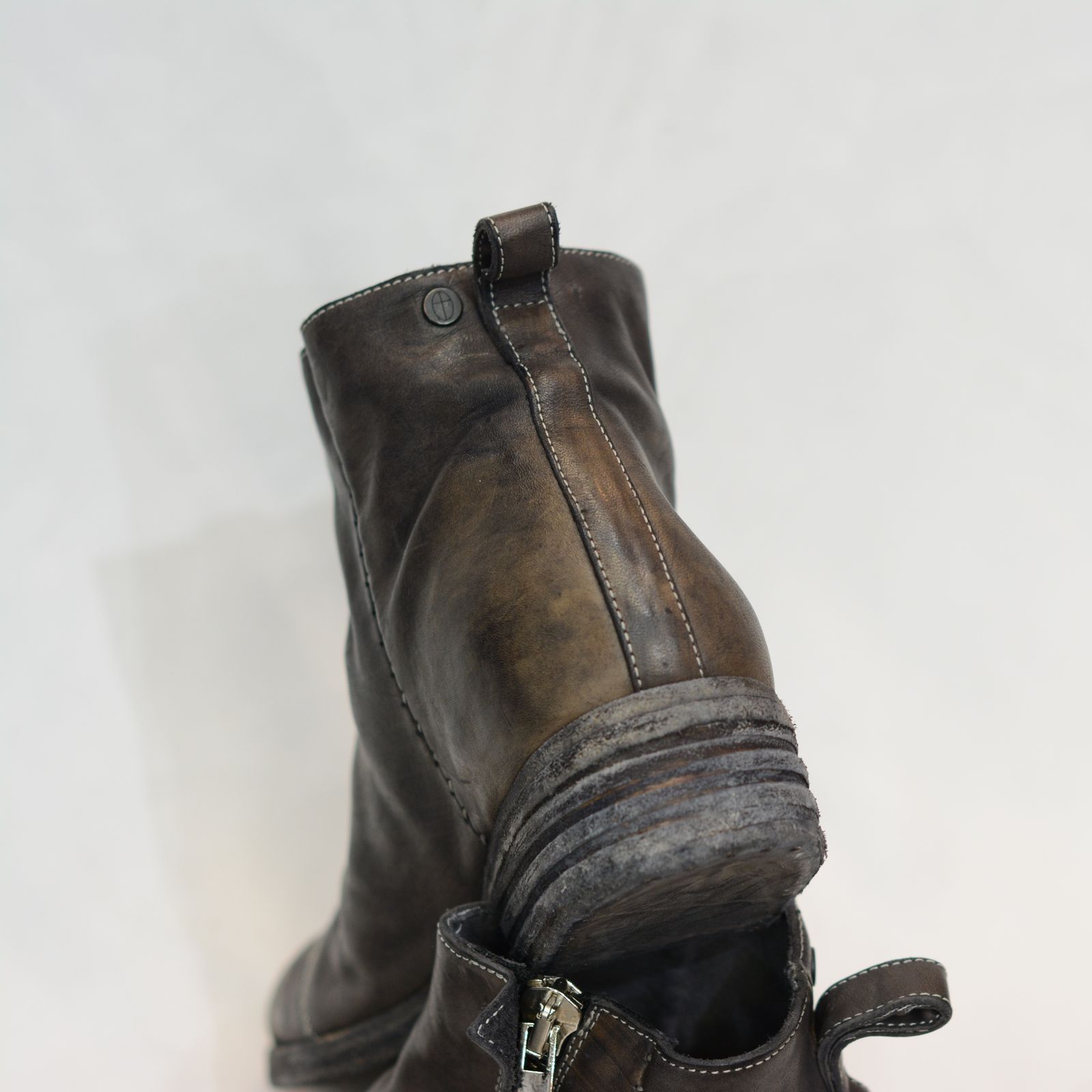 HORSE LEATHER WF-1 WRAP FRONT W/ZIP LINED LEATHER SOLES